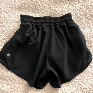 black hotty hot lulu-lemon shorts